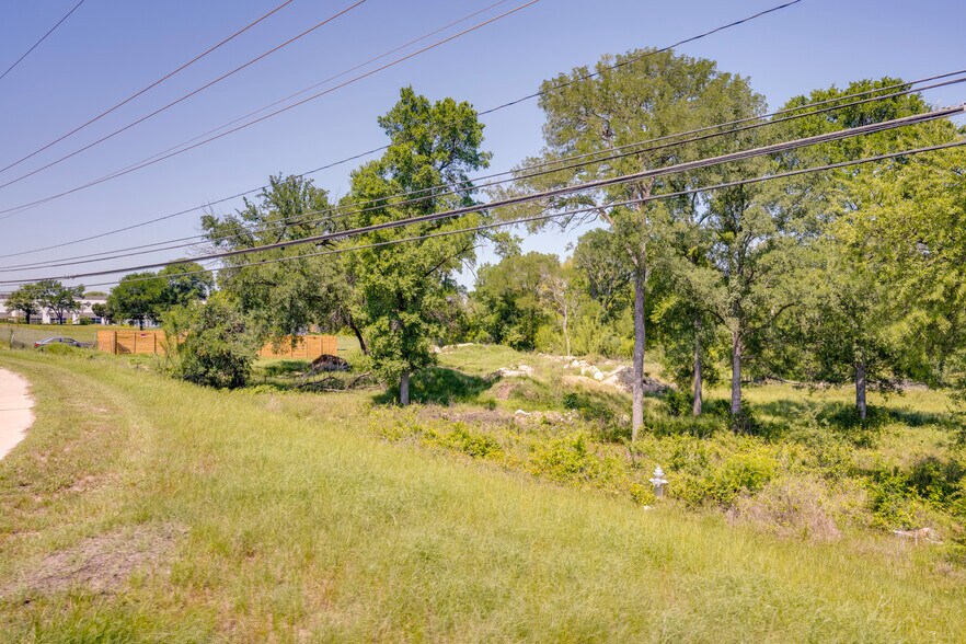 1507 Bastrop Hwy, Austin, TX à vendre - Photo du bâtiment - Image 3 de 8