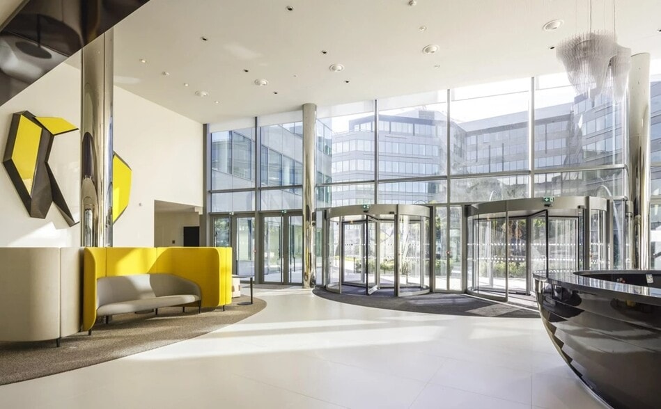 Bureau dans Bagneux à louer - Hall d’entrée - Image 3 de 11