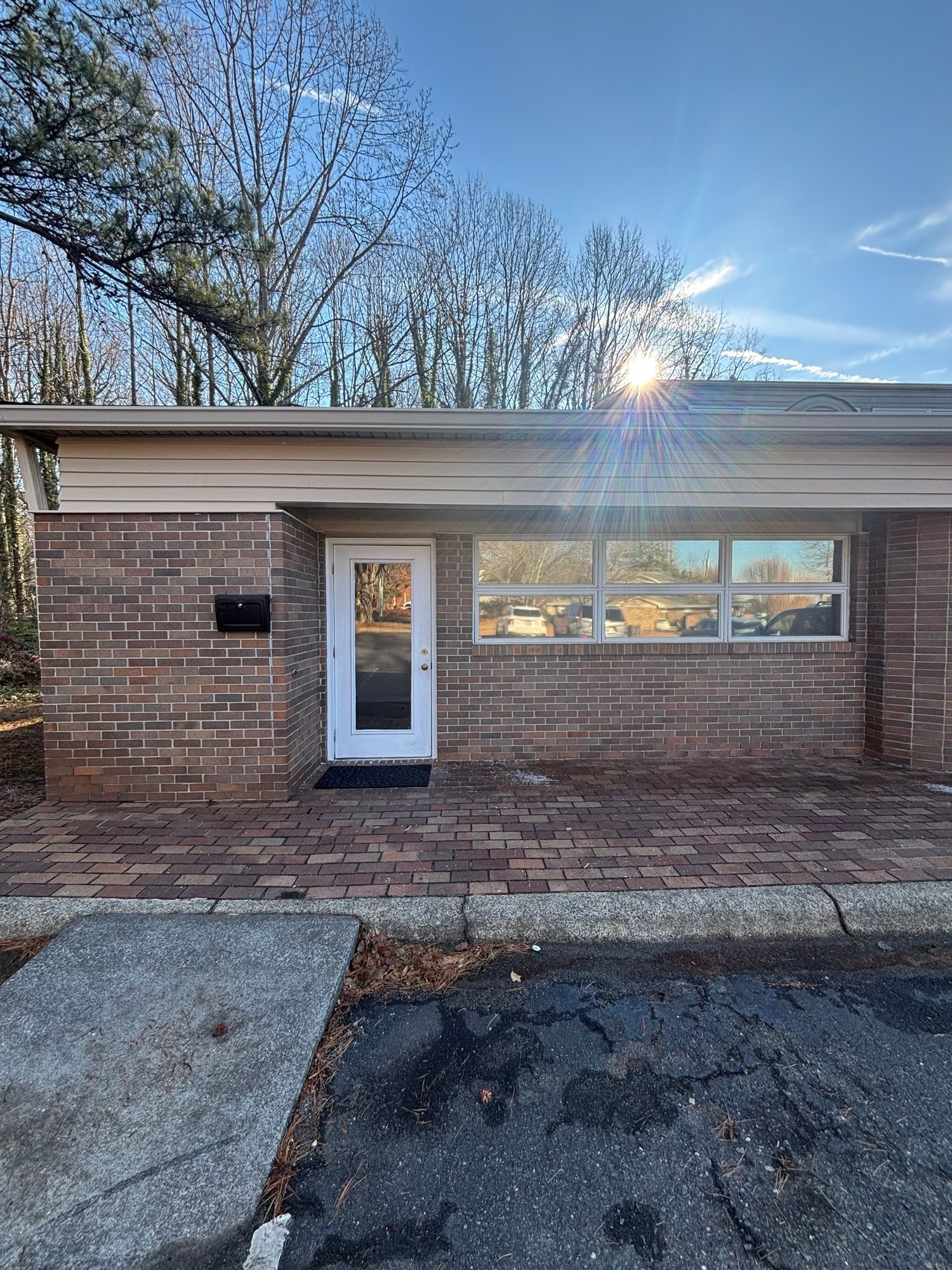 3640 Westgate Center Cir, Winston-Salem, NC for lease Primary Photo- Image 1 of 8