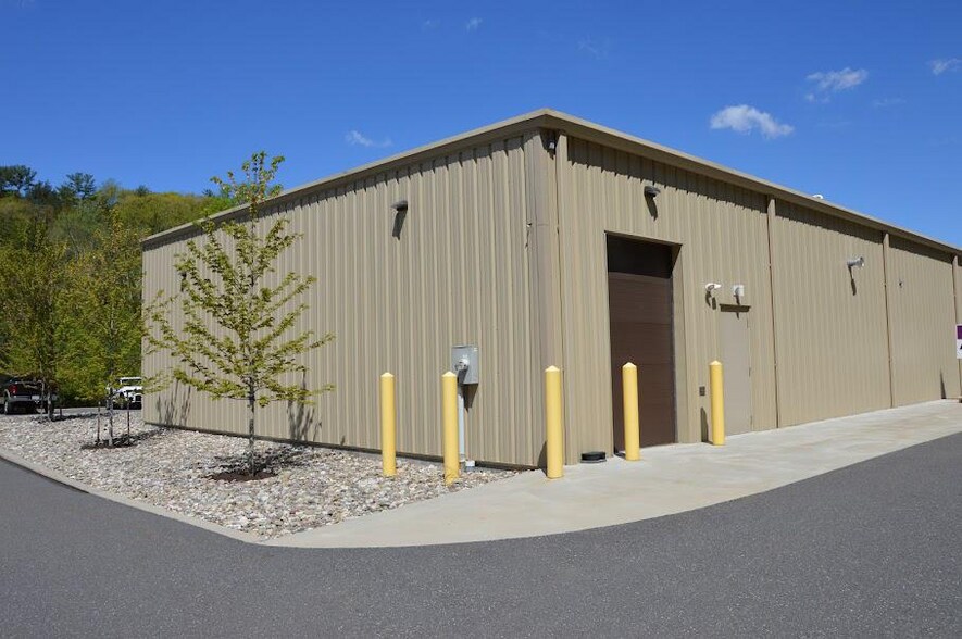 850 Gordon Nagle Trl, Pottsville, PA à louer - Photo du bâtiment - Image 3 de 8