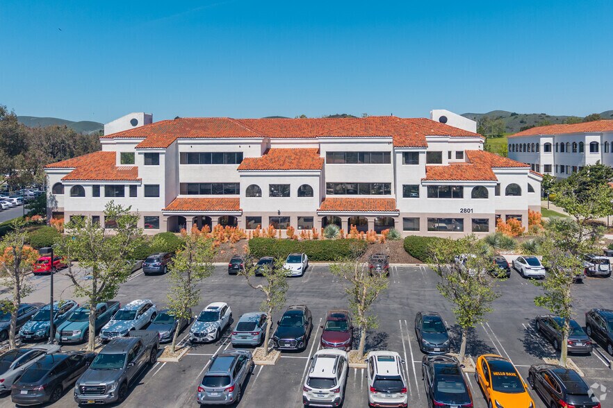 2801 Townsgate Rd, Westlake Village, CA à louer - Photo principale - Image 1 de 14
