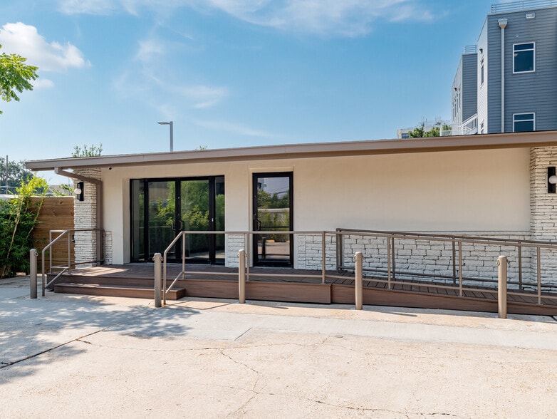 2817 Napoleon Ave, New Orleans, LA à louer - Photo du bâtiment - Image 3 de 10
