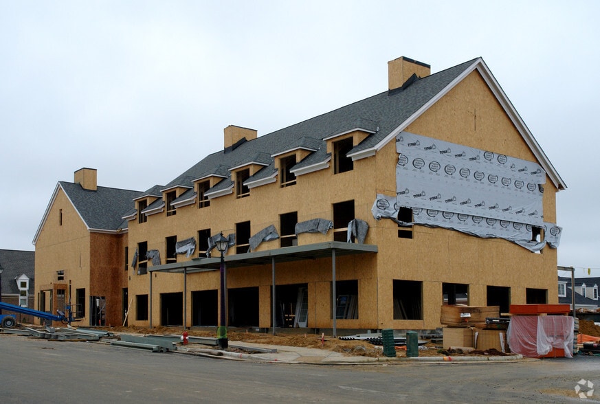 4345 New Town Ave, Williamsburg, VA à louer - Photo du bâtiment - Image 3 de 8