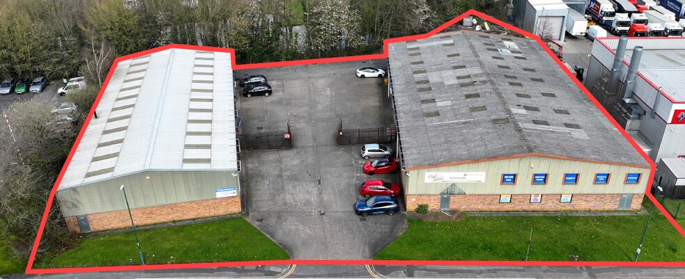 10 Dabell Avenue portefeuille de 2 propriétés à vendre sur LoopNet.ca - Aérien - Image 2 de 5