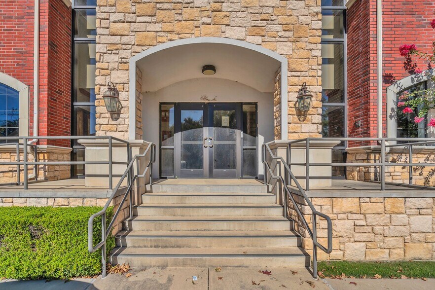 6240 N Beach St, Fort Worth, TX à louer - Photo du bâtiment - Image 2 de 9