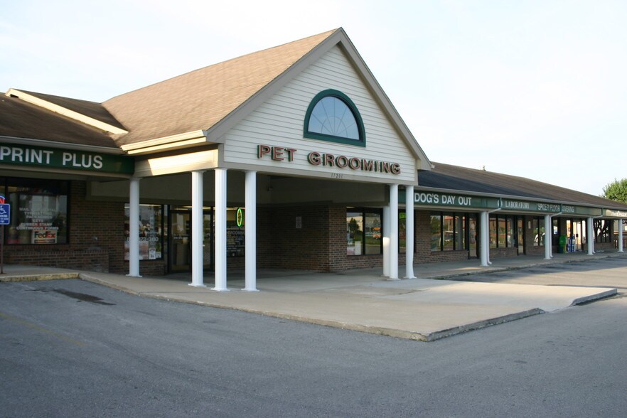 17201 E 40 Hwy, Independence, MO à louer - Photo du bâtiment - Image 3 de 4