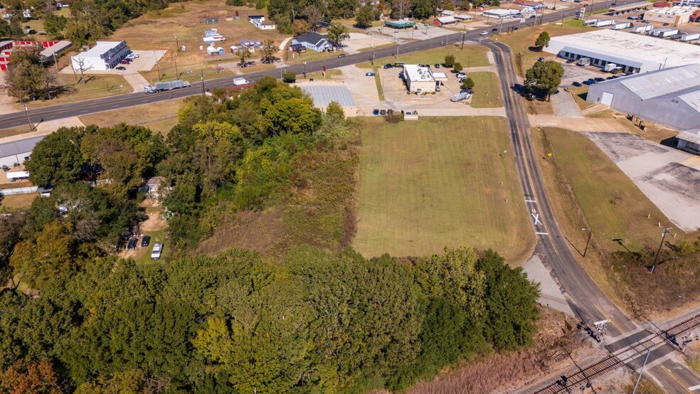 000 W Point Tap Dr, Palestine, TX for sale - Building Photo - Image 3 of 10