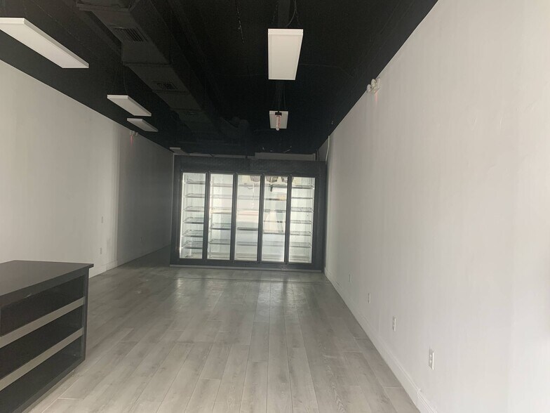 3200-3214 NE 2 Ave, Miami, FL à louer - Photo du bâtiment - Image 2 de 7