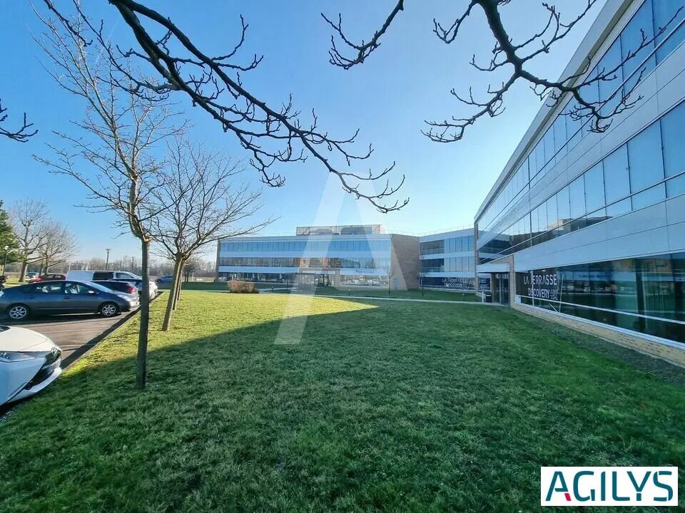 Office in Saclay for lease Building Photo- Image 1 of 7