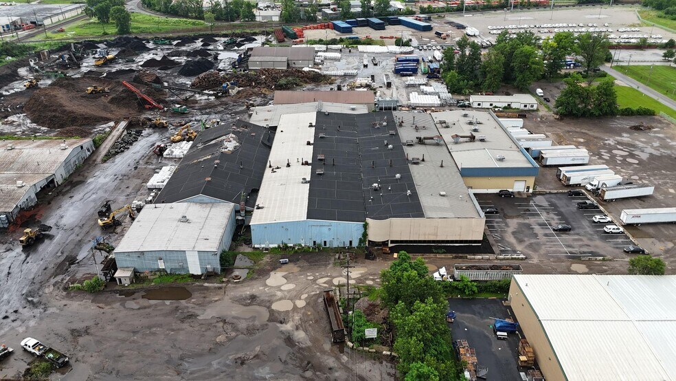 2100 Advance Ave, Columbus, OH à louer - Photo du bâtiment - Image 2 de 19