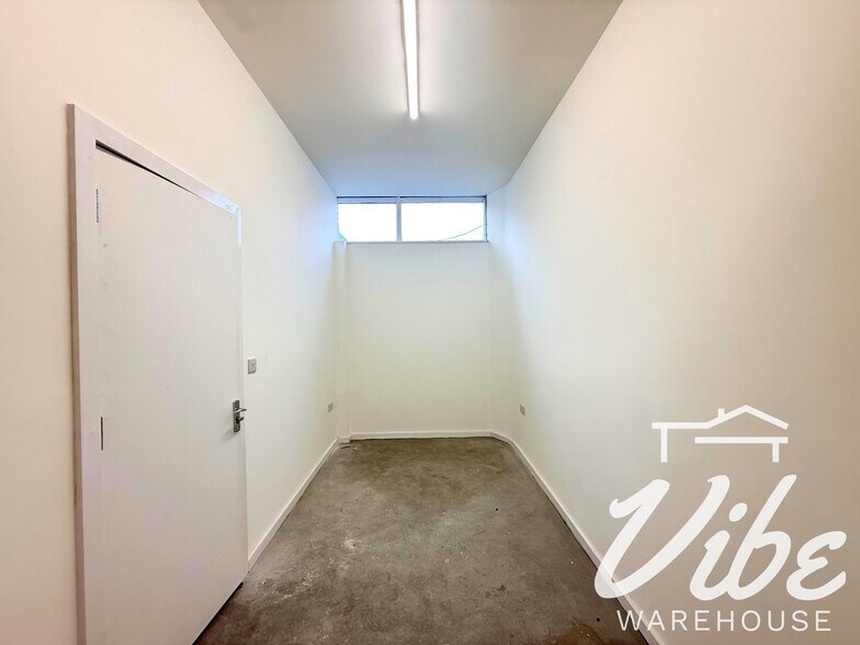 Fountayne Rd, Londres à louer - Photo du bâtiment - Image 3 de 4