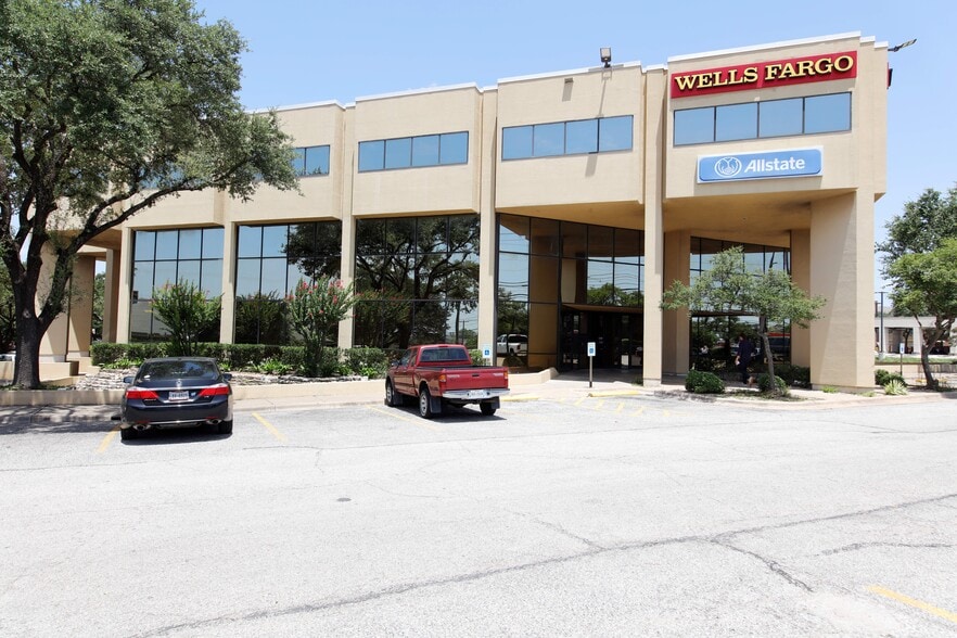 9800 N Lamar Blvd, Austin, TX for lease - Building Photo - Image 3 of 14