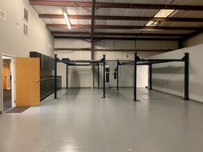 6413 Pinecastle Blvd, Orlando, FL à louer Photo intérieure- Image 2 de 11