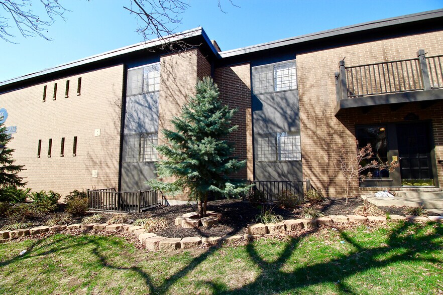 4440-4444 Jarboe St, Kansas City, MO à vendre - Photo du bâtiment - Image 2 de 18