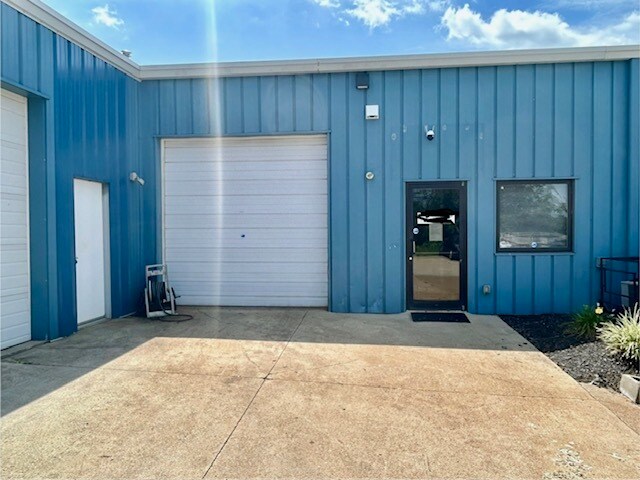 1512 Resource Dr, Burlington, KY à louer - Photo du bâtiment - Image 2 de 3