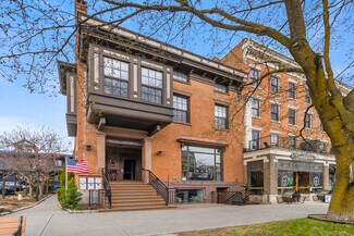Plus de détails pour 417 Broadway, Saratoga Springs, NY - Commerce de détail à vendre