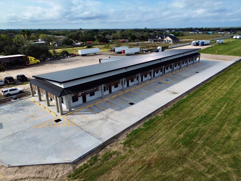 5467 Alamo Rd, Edinburg, TX à louer - Photo du bâtiment - Image 3 de 14