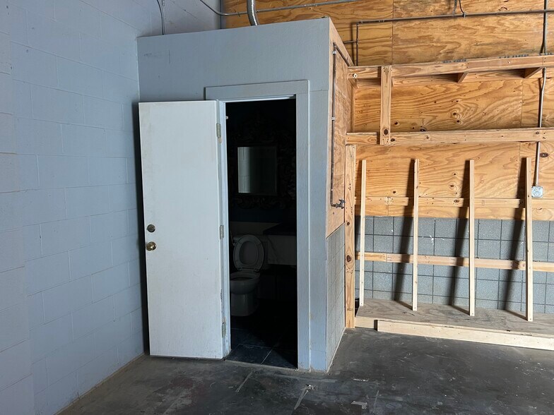 3911 N Braeswood Blvd, Houston, TX à louer - Photo intérieure - Image 3 de 7