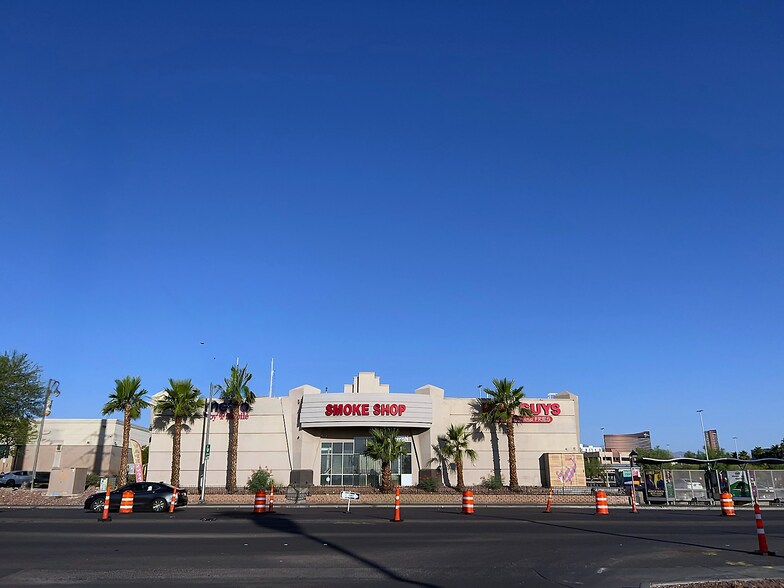 4065 S Maryland Pky, Las Vegas, NV for sale - Building Photo - Image 3 of 5