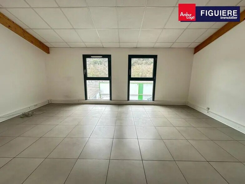 1652 Avenue Paul Jullien, Le Tholonet for sale - Interior Photo - Image 2 of 7