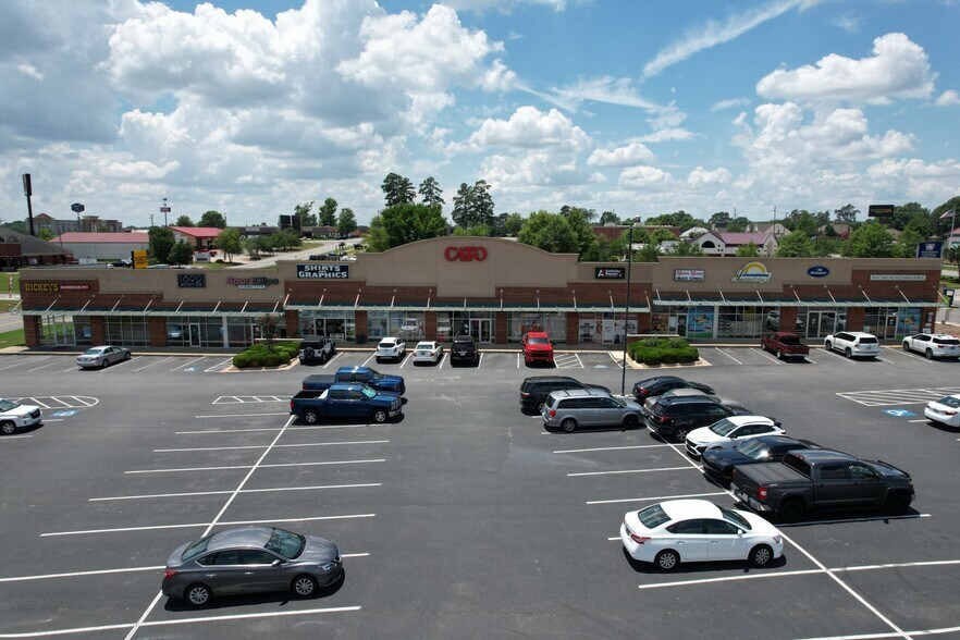 3213 Main St, Bryant, AR à louer - Photo du bâtiment - Image 2 de 8