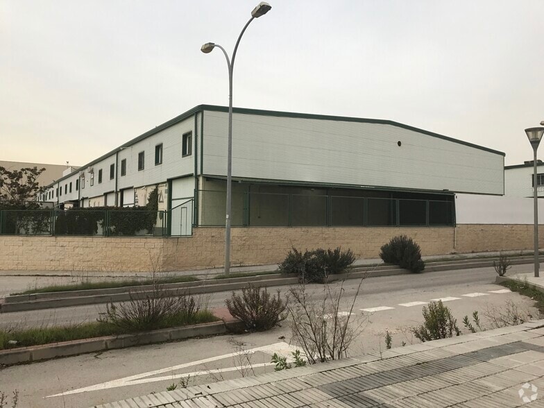 Industrial in Velilla de San Antonio, Madrid for sale - Building Photo - Image 2 of 3