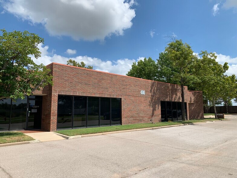 7100 N Classen Blvd, Oklahoma City, OK à vendre - Photo du bâtiment - Image 3 de 23