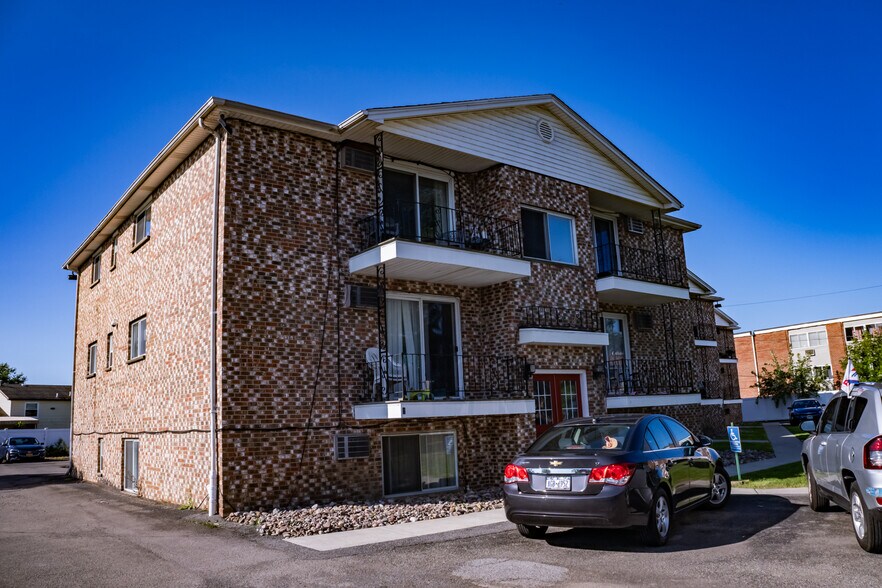 9901 Niagara Falls Blvd, Niagara Falls, NY à vendre - Photo du bâtiment - Image 3 de 20