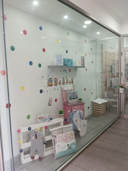 Retail in Aspe, Alicante for sale - Interior Photo - Image 1 of 6