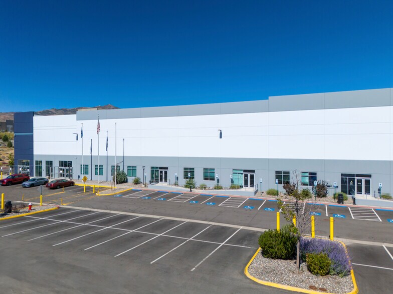 8000 N Virginia St, Reno, NV à louer - Photo du bâtiment - Image 3 de 10