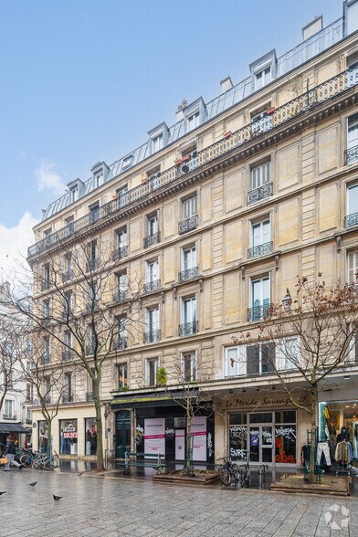 Immeuble residentiel dans Paris à vendre - Photo du bâtiment - Image 3 de 3