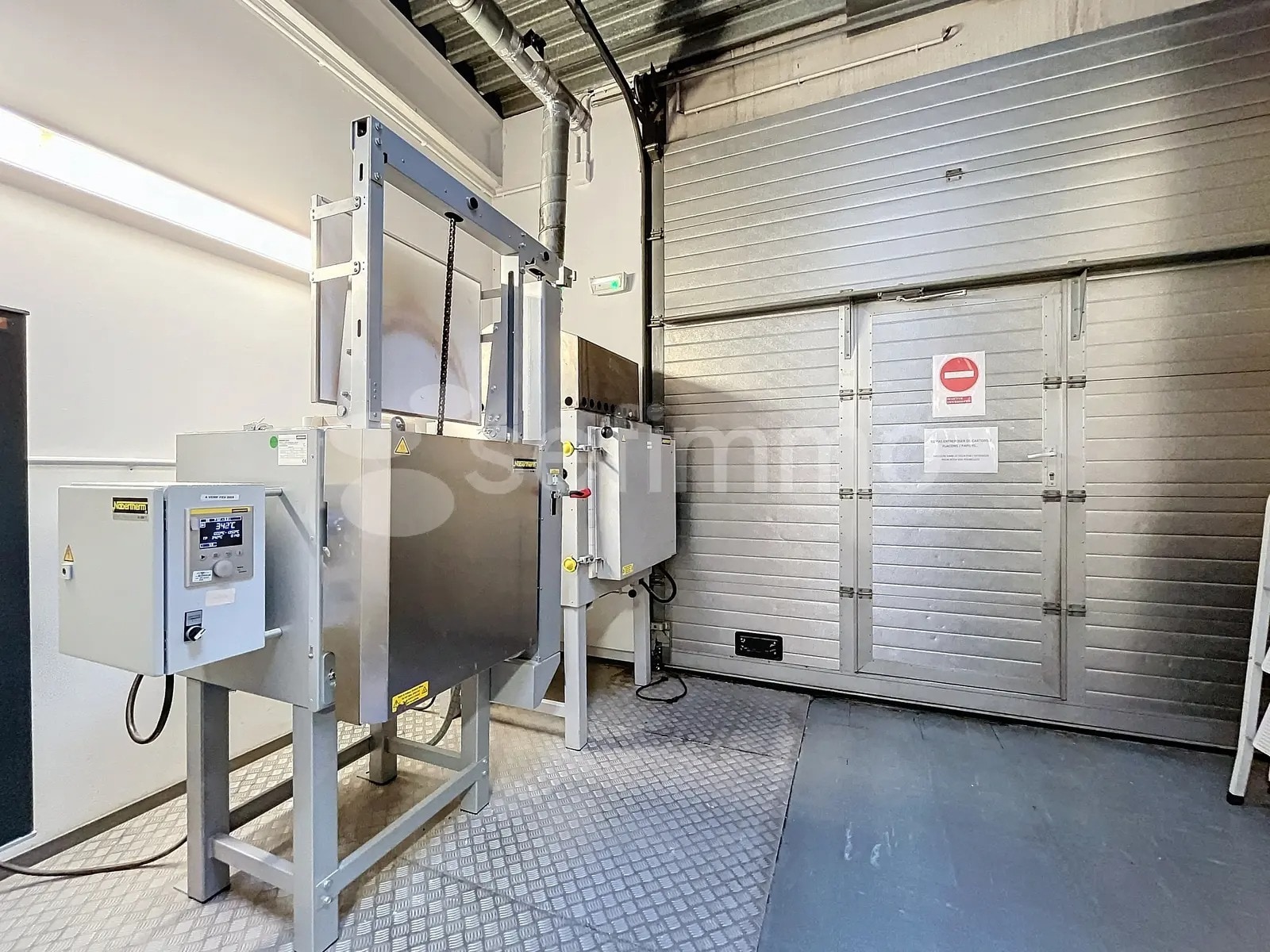 415 Rue Claude Nicolas Ledoux, Aix-en-Provence à louer Photo intérieure- Image 1 de 4