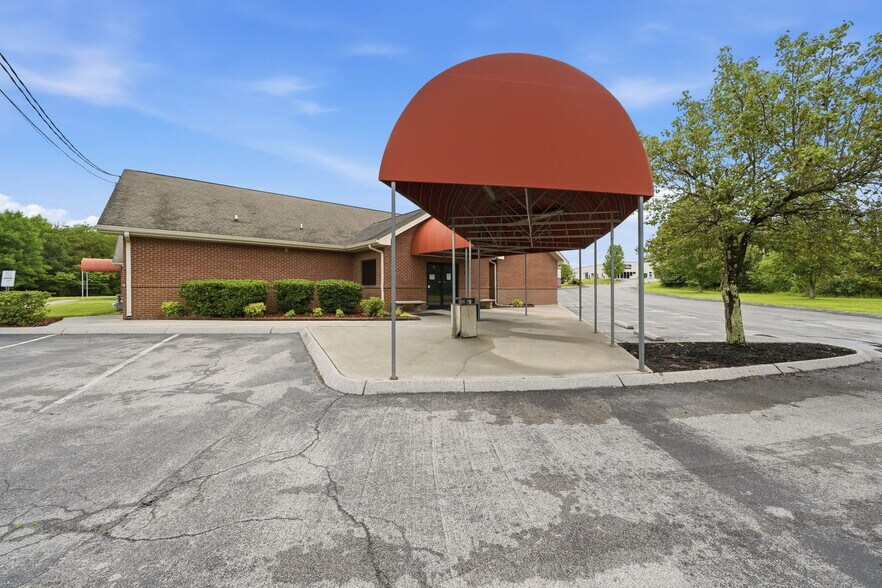 329 Wesley St, Johnson City, TN à vendre - Photo du bâtiment - Image 3 de 67