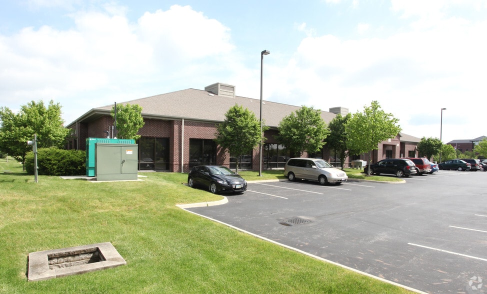 575 Westar Xing, Westerville, OH for lease - Building Photo - Image 3 of 3