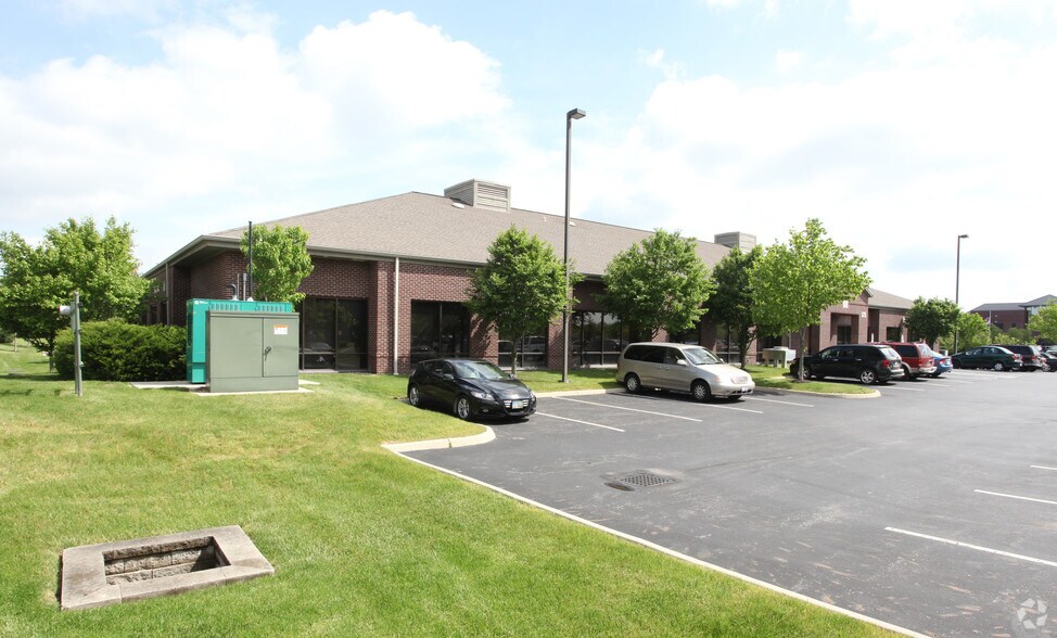 575 Westar Xing, Westerville, OH à louer - Photo du bâtiment - Image 3 de 3