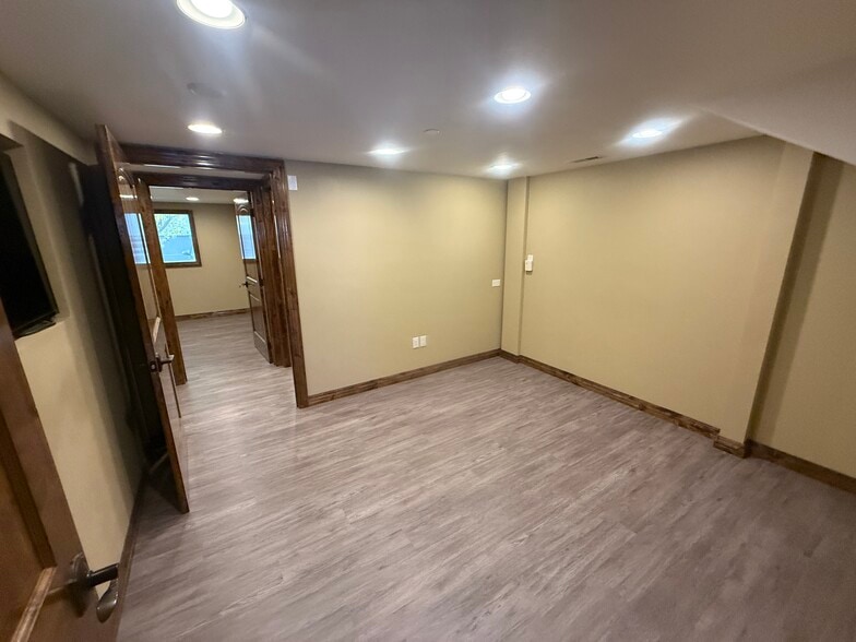 1933 Dolores Way, Carbondale, CO for sale - Interior Photo - Image 3 of 20