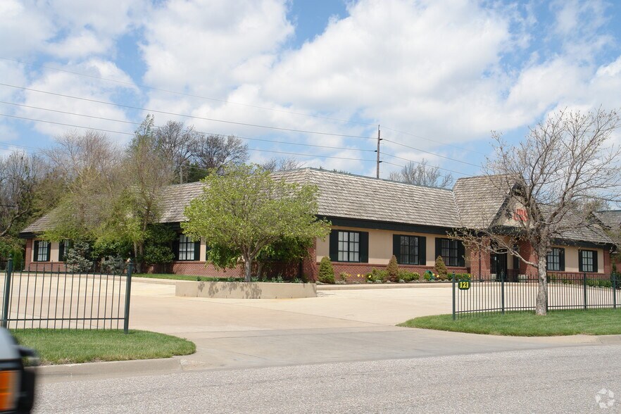 121 S Whittier St, Wichita, KS à louer - Photo du bâtiment - Image 1 de 16