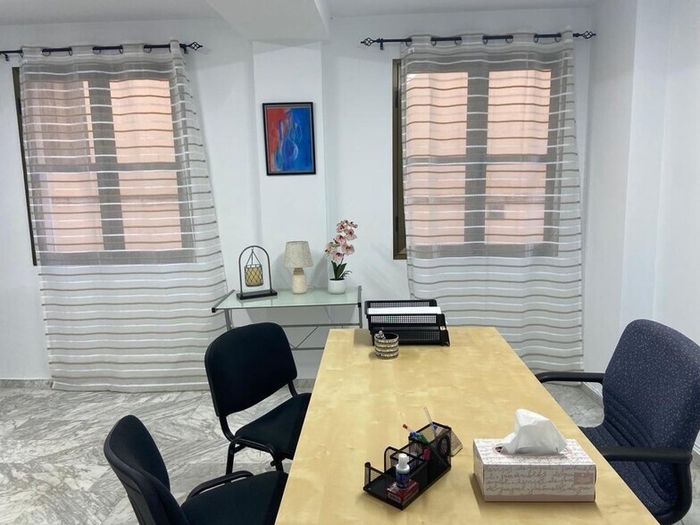 Bureau dans Cáceres, Cáceres à louer - Photo du bâtiment - Image 1 de 6