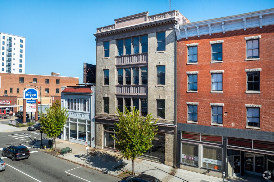 1322 W Broad St, Richmond, VA à louer - Photo du bâtiment - Image 2 de 17