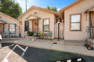 Skyline Motel and Offices - Motel