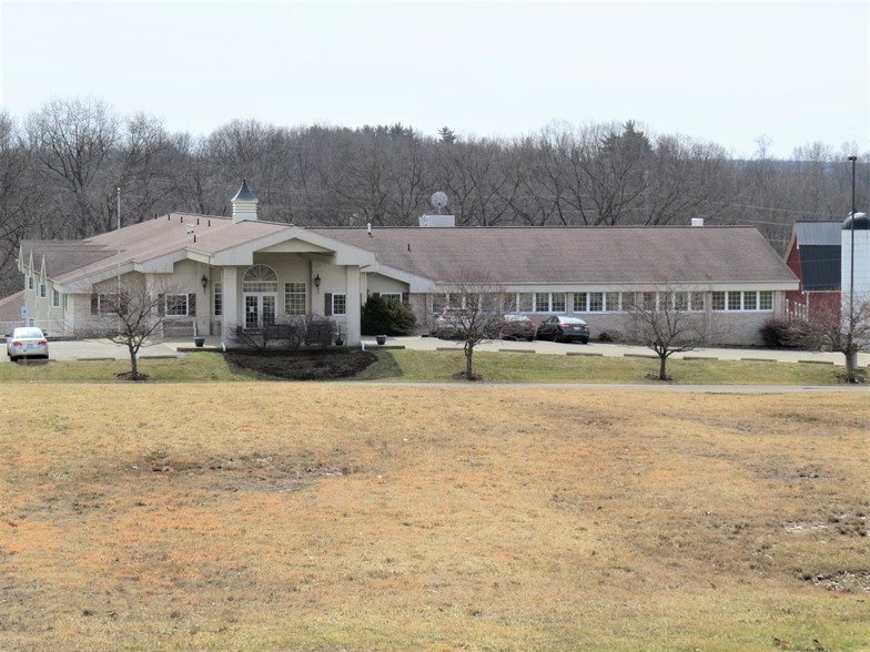 1111 Canton Rd NW, Carrollton, OH à vendre - Photo principale - Image 1 de 1