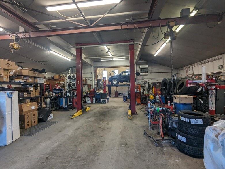 4 Gannett Rd, Bellevue, ID for sale - Interior Photo - Image 3 of 11