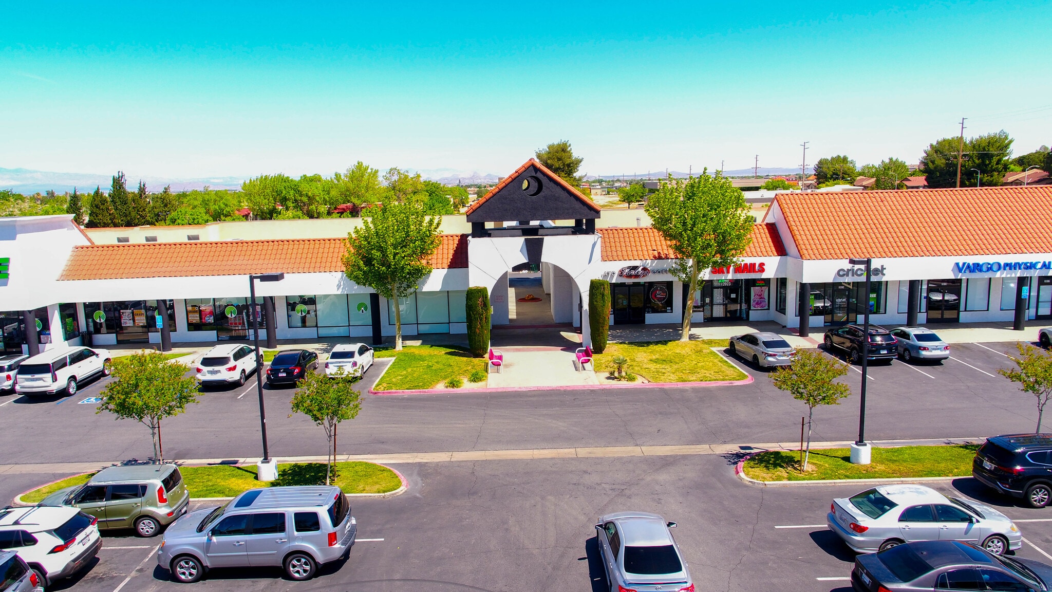 2059-2073 W Avenue K, Lancaster, CA for lease Primary Photo- Image 1 of 8