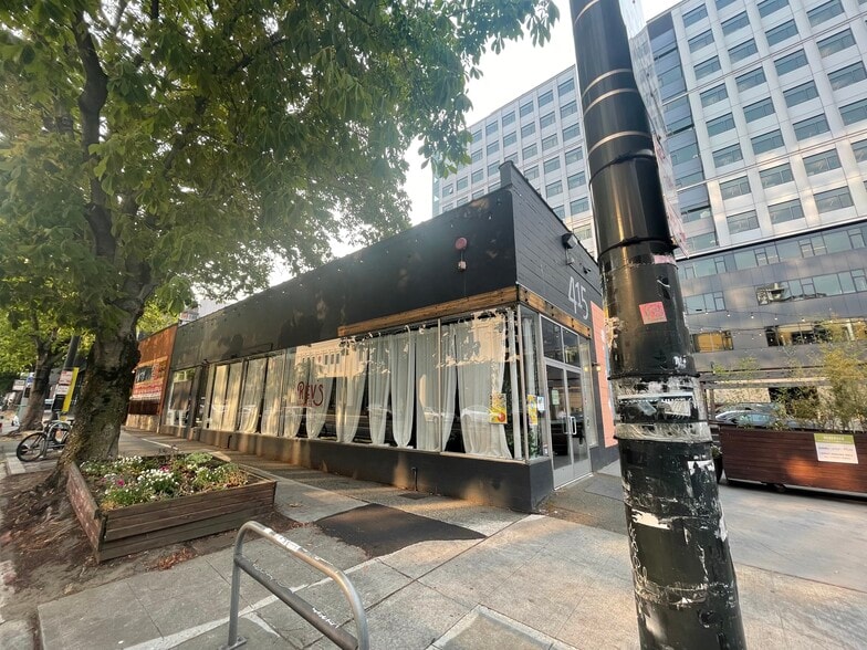 High Rise Development Land portfolio of 2 properties for sale on LoopNet.ca - Building Photo - Image 1 of 5