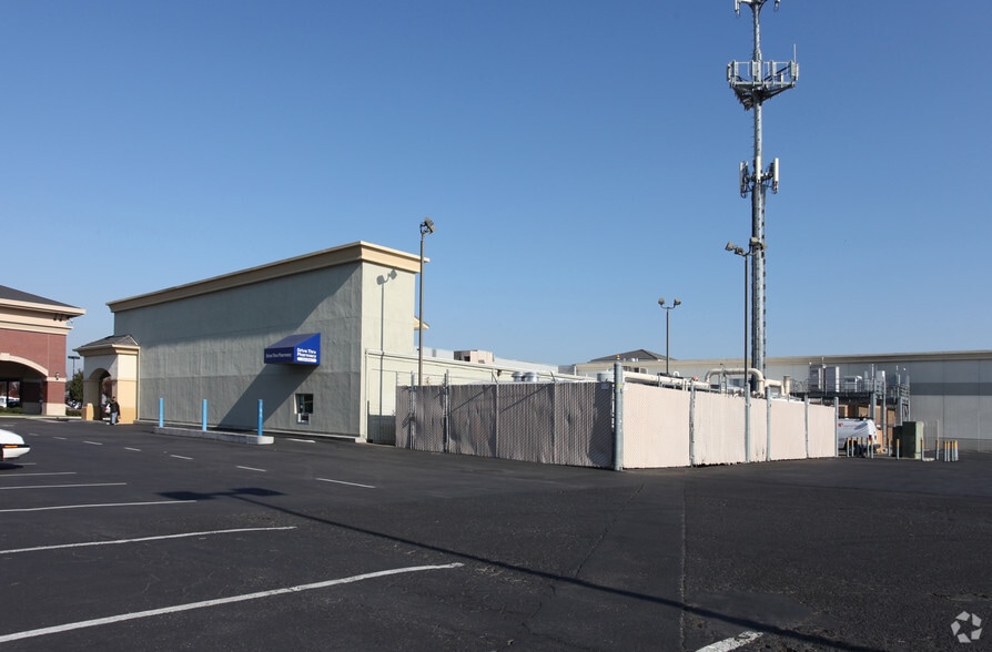 6455 Pacific Ave, Stockton, CA for lease - Building Photo - Image 2 of 3