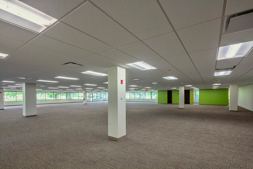 5062 Brittonfield Pky, East Syracuse, NY for sale - Building Photo - Image 2 of 9