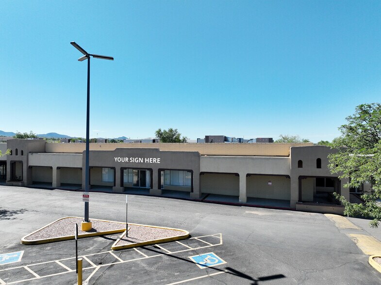 1604-1660 Saint Michaels Dr, Santa Fe, NM à louer - Photo du bâtiment - Image 2 de 3