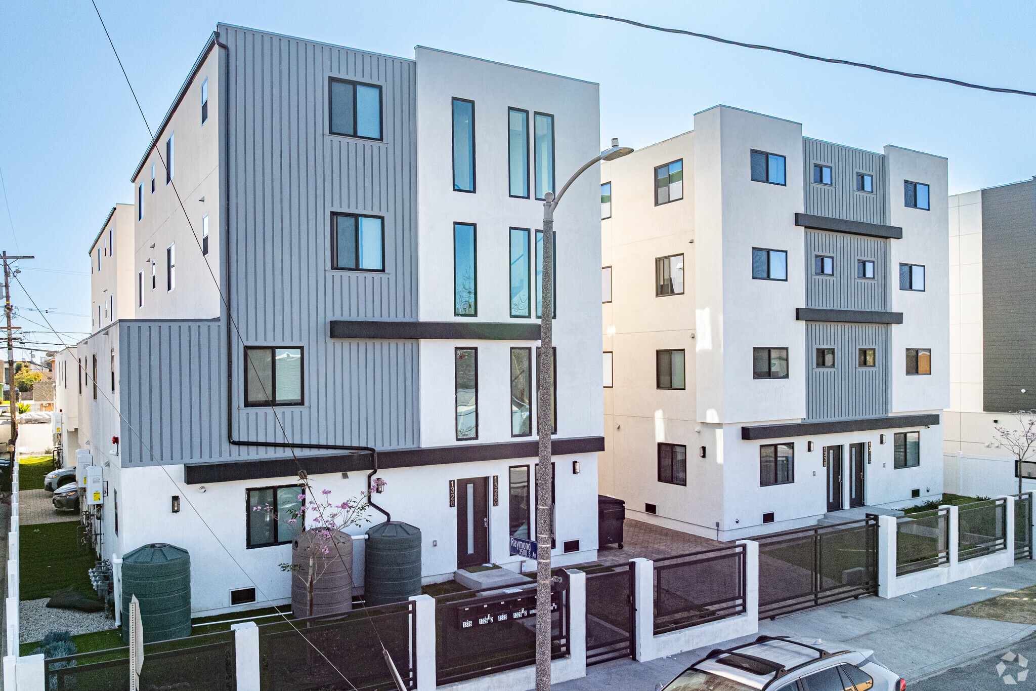 1326 W 35th Pl, Los Angeles, CA à vendre Photo principale- Image 1 de 21