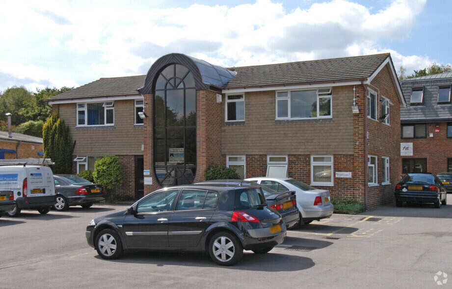 Newgate Ln, Fareham à louer - Photo principale - Image 1 de 2