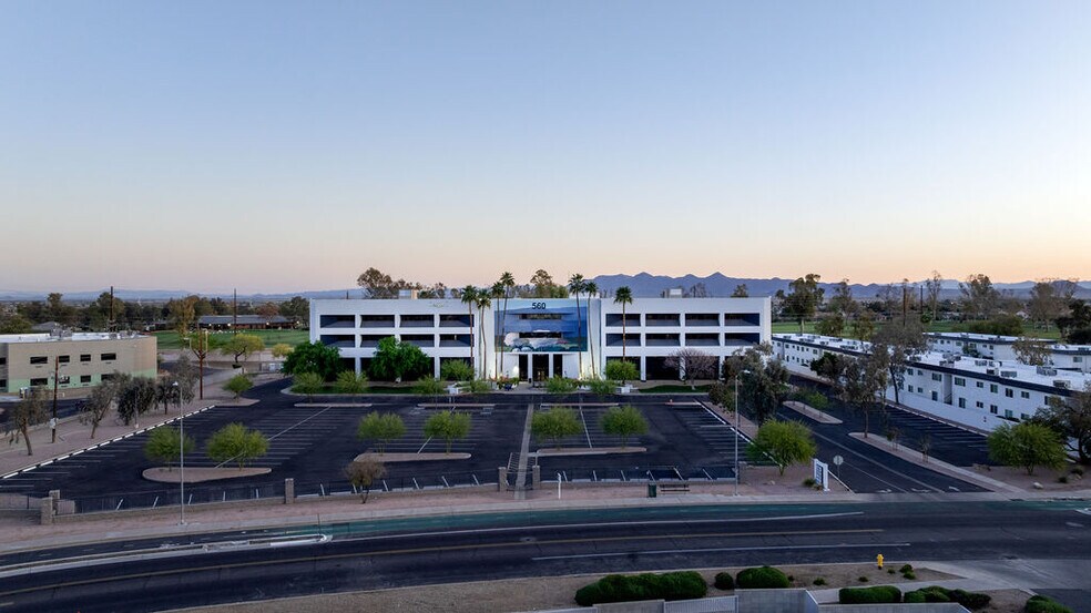 560 W Brown Rd, Mesa, AZ à louer - Photo du bâtiment - Image 2 de 20